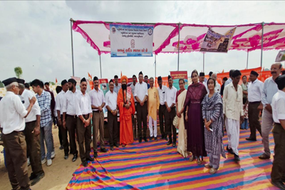 કામધેનુ યુનિવર્સિટી દ્વારા સંધ શતાબ્દી મહોત્સવ અંતર્ગત તા ૦૫ /૧૦ /૨૦૨૫ના રોજ પશુપાલન જાગૃતિ સ્ટોલ પ્રદર્શન કરાયું. કામધેનુ યુનિવર્સિટી દ્વારા સંધ શતાબ્દી મહોત્સવ અંતર્ગત તા ૦૫ /૧૦ /૨૦૨૫ના રોજ પશુપાલન જાગૃતિ સ્ટોલ પ્રદર્શન કરાયું.