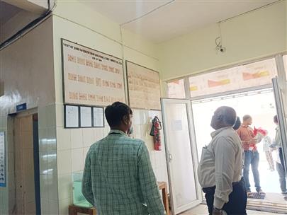 Visit of Dr. P.H. Tank, Hon. Vice chancellor, Kamdhenu University, Gandhinagar at Fisheries Research Station, Kamdhenu University, Sikka.