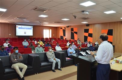 Mr. Rajiv Gandhi, CEO & MD, Hester Bioscience Ltd visited CDS, Amreli