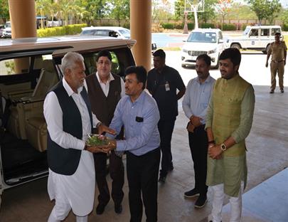 Hon. Minister of Fisheries, Animal Husbandry and Dairying, Government of India, Shri Parshottam Rupala Saheb made a visit at College of Dairy Science, Kamdhenu University, Amreli (Gujarat)