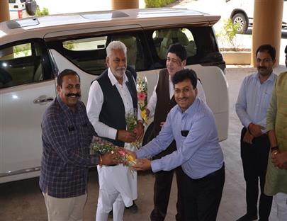 Hon. Minister of Fisheries, Animal Husbandry and Dairying, Government of India, Shri Parshottam Rupala Saheb made a visit at College of Dairy Science, Kamdhenu University, Amreli (Gujarat)