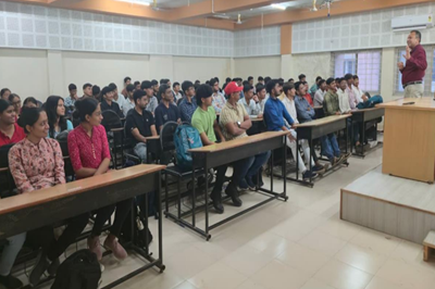 નશા મુકત ભારત અભિયાન હેઠળ એન.એન.એસ એકમ, વેટરનરી કોલેજ અને જુનાગઢ લિગલ સર્વિસ સેલના સહયોગથી તક્નીકી વ્યાખ્યાઓનું આયોજન. નશા મુકત ભારત અભિયાન હેઠળ એન.એન.એસ એકમ, વેટરનરી કોલેજ અને જુનાગઢ લિગલ સર્વિસ સેલના સહયોગથી તક્નીકી વ્યાખ્યાઓનું આયોજન.